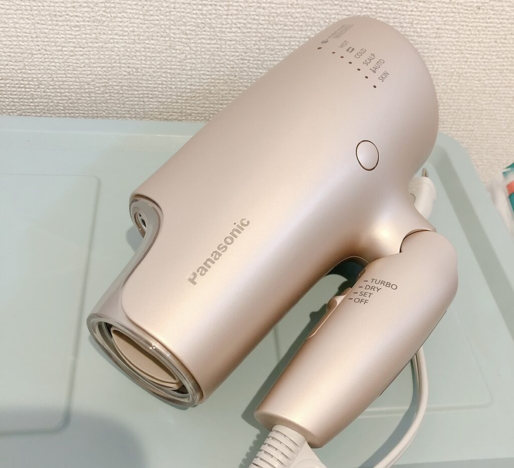 パナソニック ヘアドライヤー ナノケアEH-NA0Gの置き画