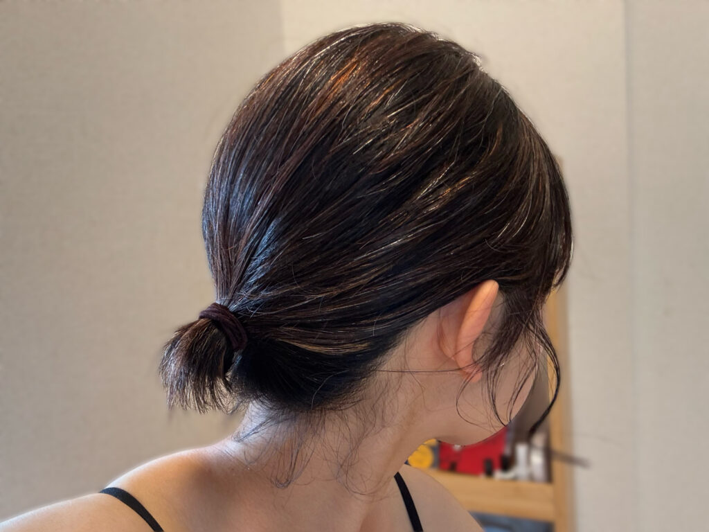 グレイヘア移行中にハイライトを入れてみたら、カラートリートメントの残留で色ムラに